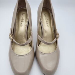 Kelly & Katie Mary Jane Pump Style Heel  Size 6